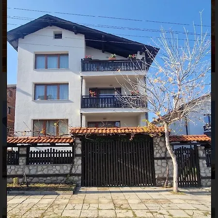 Gæstehus карасански